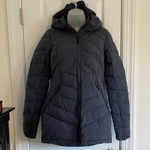 Bench Women's Navy Hooded Winter Coat. Small. NWT.